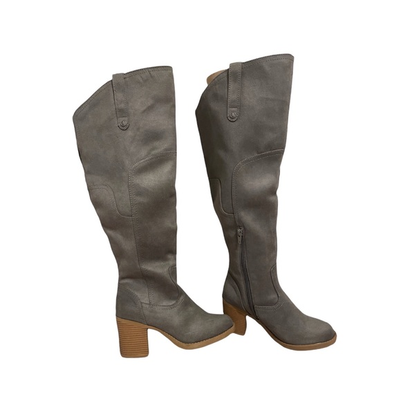 Knee high boots - Picture 2 of 2